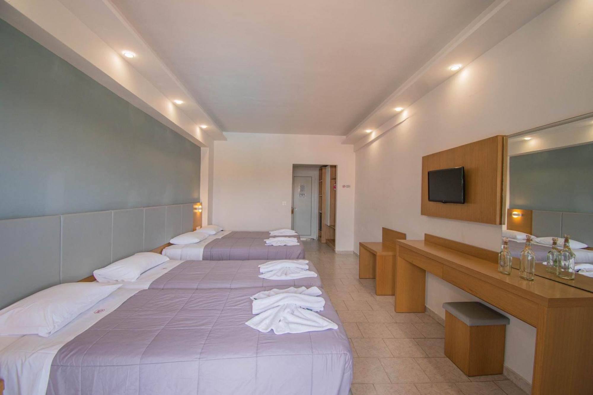 Denny's Hotell 3*